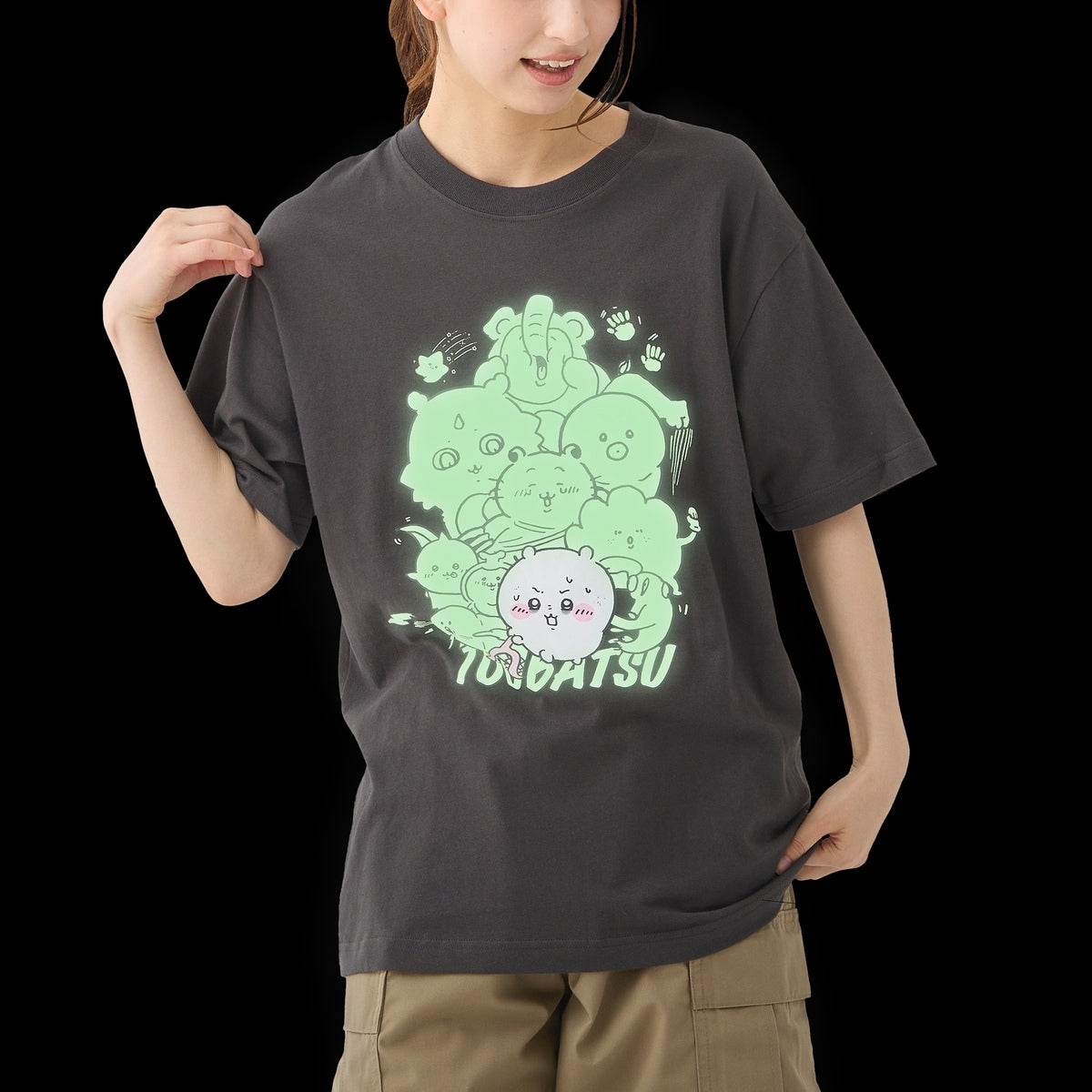 ちいかわ ちいかわパーク 蓄光Tシャツ 討伐 スミ