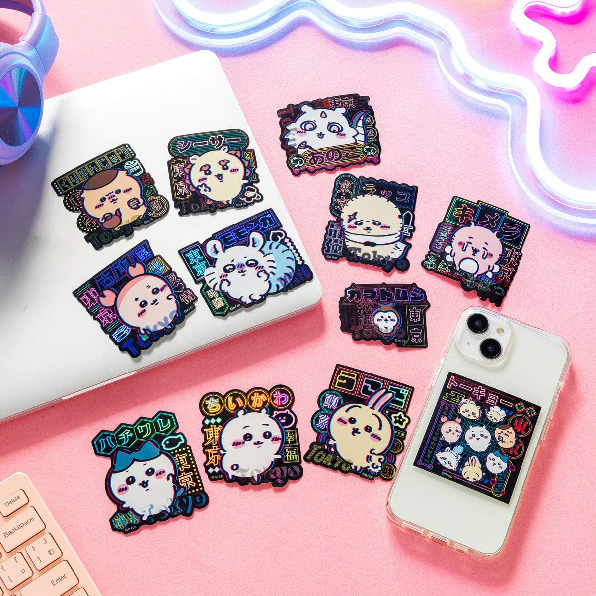 ちいかわ トーキョーちいかわ スマホに貼れるサイズのステッカー(モモンガ)