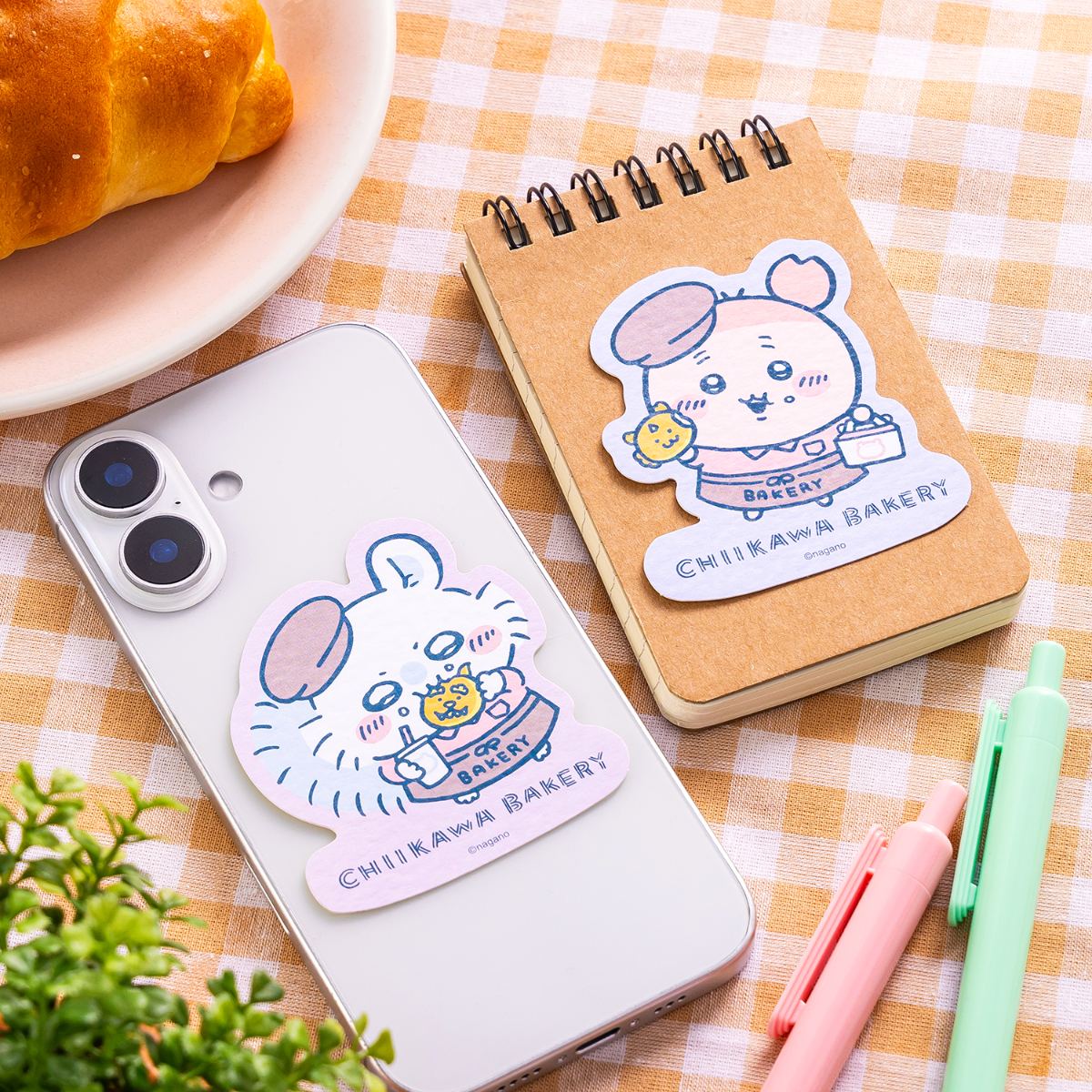 Chiikawa Bakery Phone-Size Textured Sticker (Staff Furuhonya)