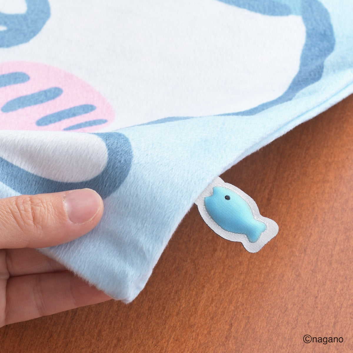 Chiikawa Cushion Cover (Hachiware Flower)