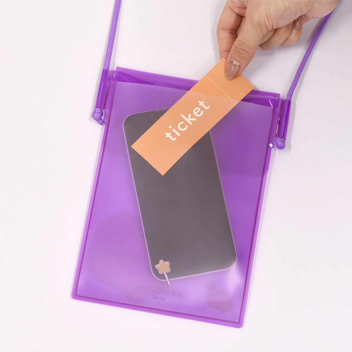 ちいかわ IIIIpocket Clearスマートフォンポーチ（モモンガ）