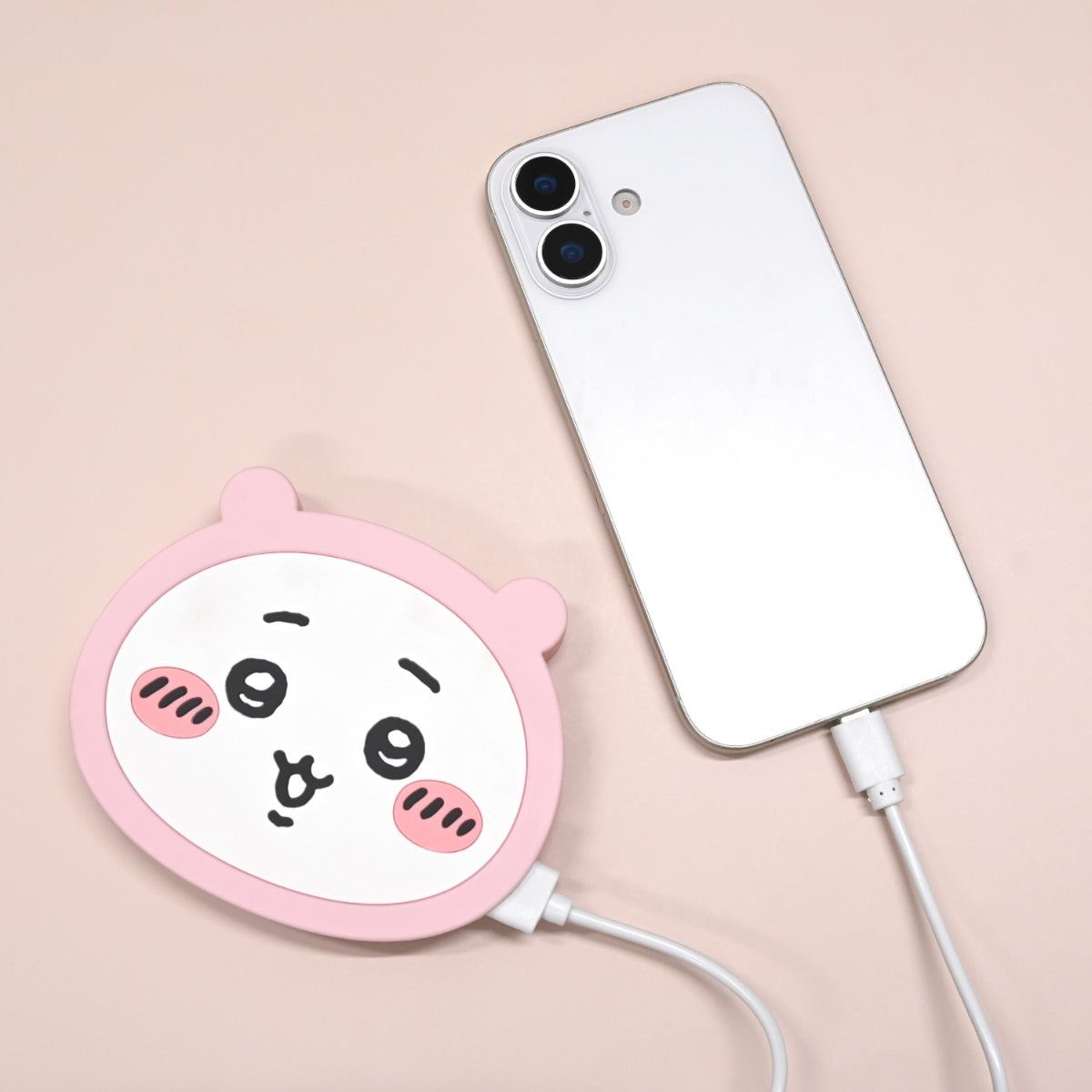 ちいかわ ダイカットリチウムイオン充電器4000mAh（ちいかわ）
