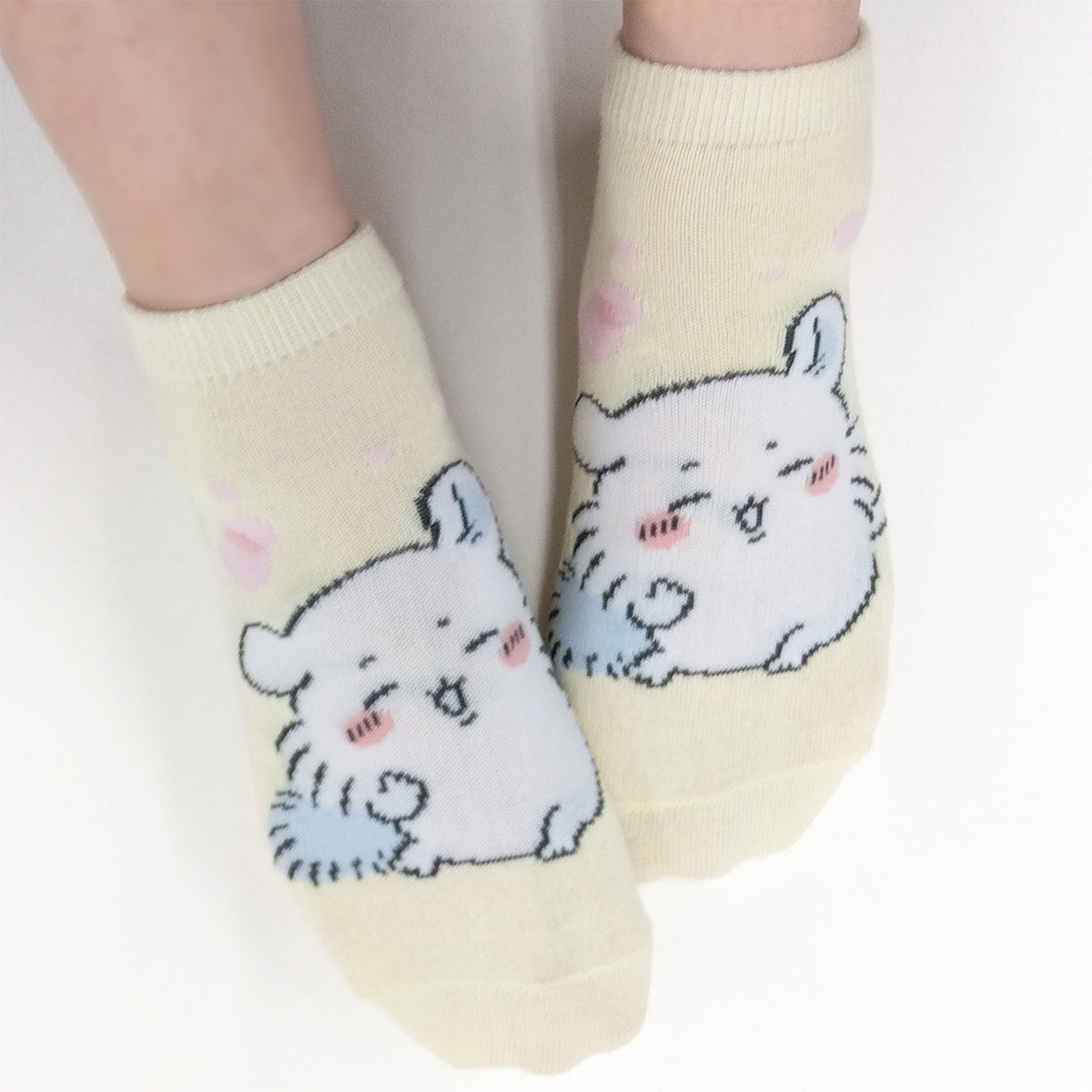 Chiikawa Sneaker Socks (Momonga Waking Up) Women's Size