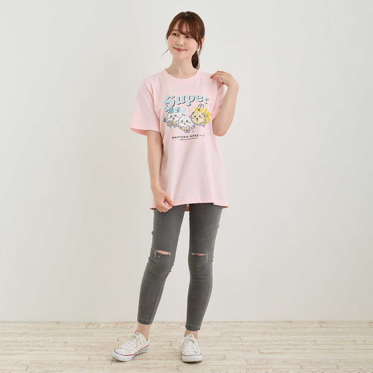 Chiikawa Super Magical Chiikawa T-shirt Super NANTOKA NARE~!! Baby Pink