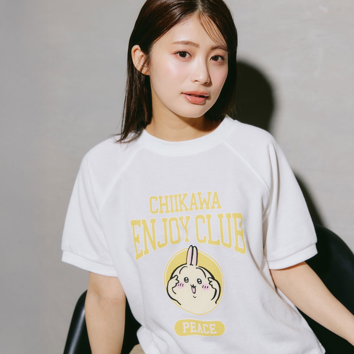 ちいかわ Tシャツ ピース うさぎ ホワイト