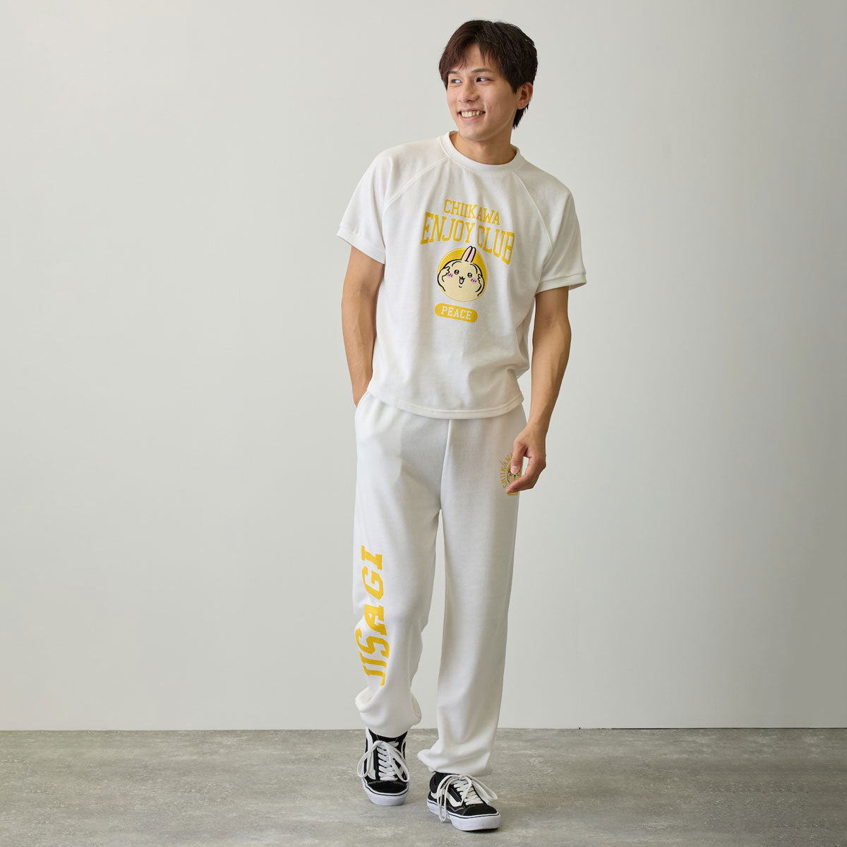 ちいかわ Tシャツ ピース うさぎ ホワイト