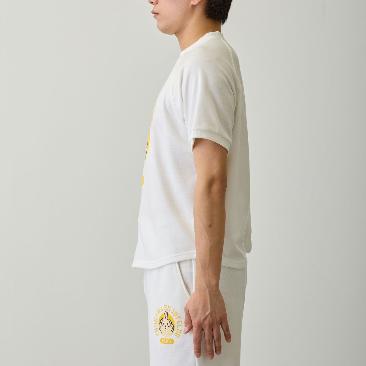 ちいかわ Tシャツ ピース うさぎ ホワイト