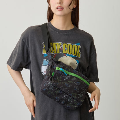 Chiikawa Body Bag Drink Water On Time (Black)