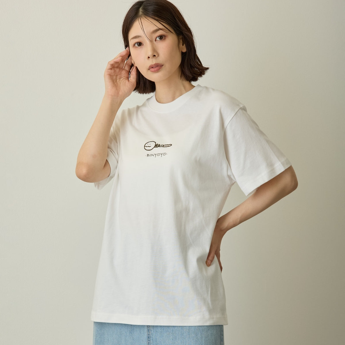 Chiikawa Movie "Chiikawa" T-shirt Binyoyo (White)