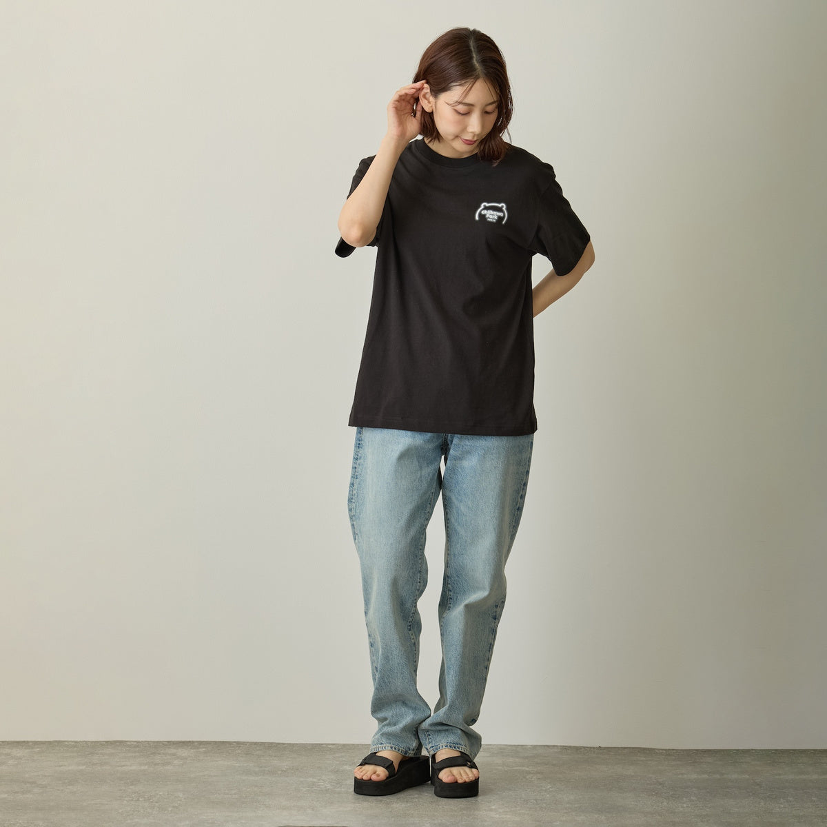 Chiikawa Chiikawa Park T-shirt Theme Design (Black)