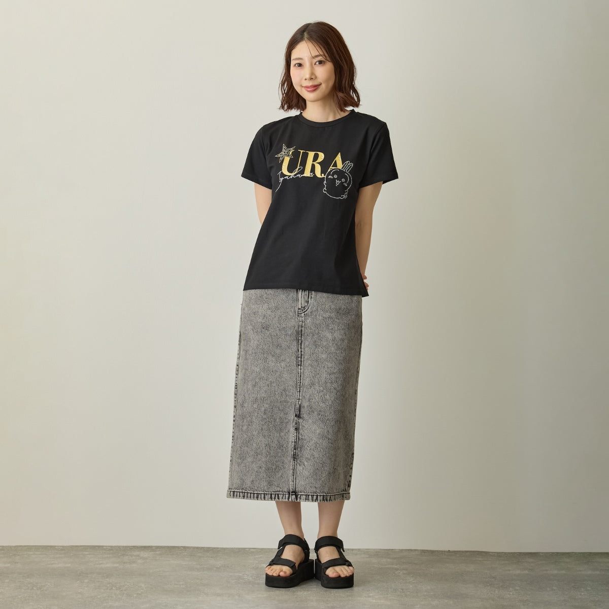 ちいかわ ラインストーンTシャツ DECO（うさぎ）ブラック