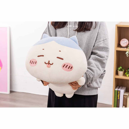 ちいかわ マシュマロみたいな寝そべり抱きぬいぐるみ（ねむねむハチワレ）