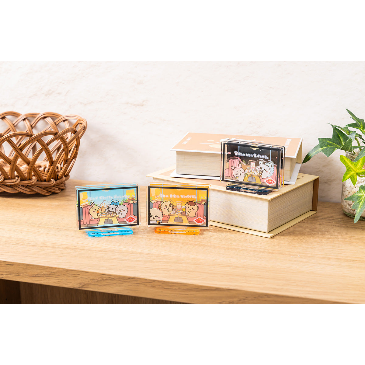 Chiikawa Chiikawa Restaurant Layer Acrylic Stand (It’s Really Delicious)