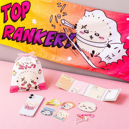 ちいかわ ラッコのシャカシャカキーホルダー（いちごパフェ）