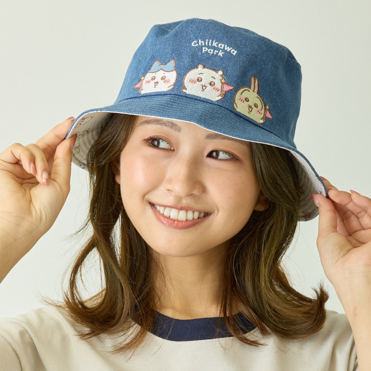 ちいかわ ちいかわパーク リバーシブルバケットハット みんな ライトブルー