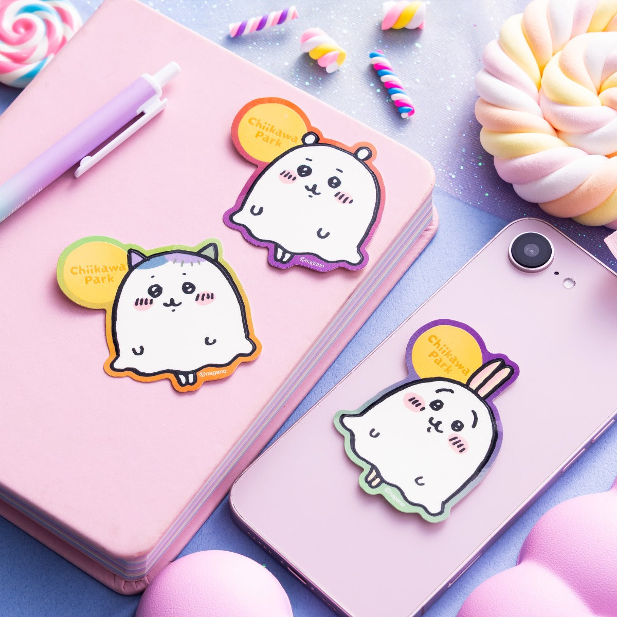 ちいかわ ちいかわパーク おばけなスマホに貼れるサイズの蓄光ステッカー（うさぎ）