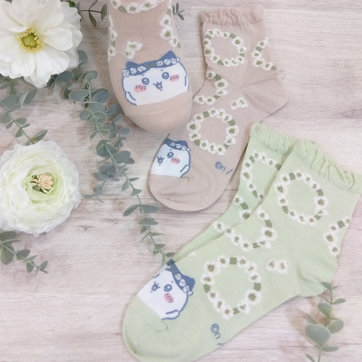 Chiikawa Soft Crew Socks (Hachiware Lily Beige) Women's Size