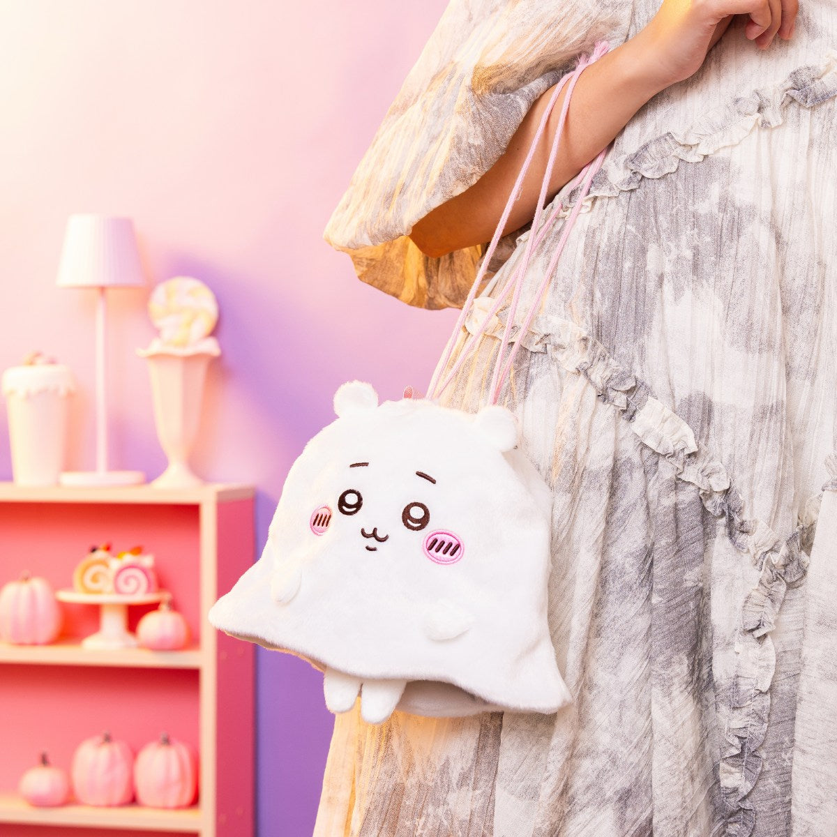 ちいかわ ちいかわパーク おばけな巾着ショルダーバッグ（うさぎ）
