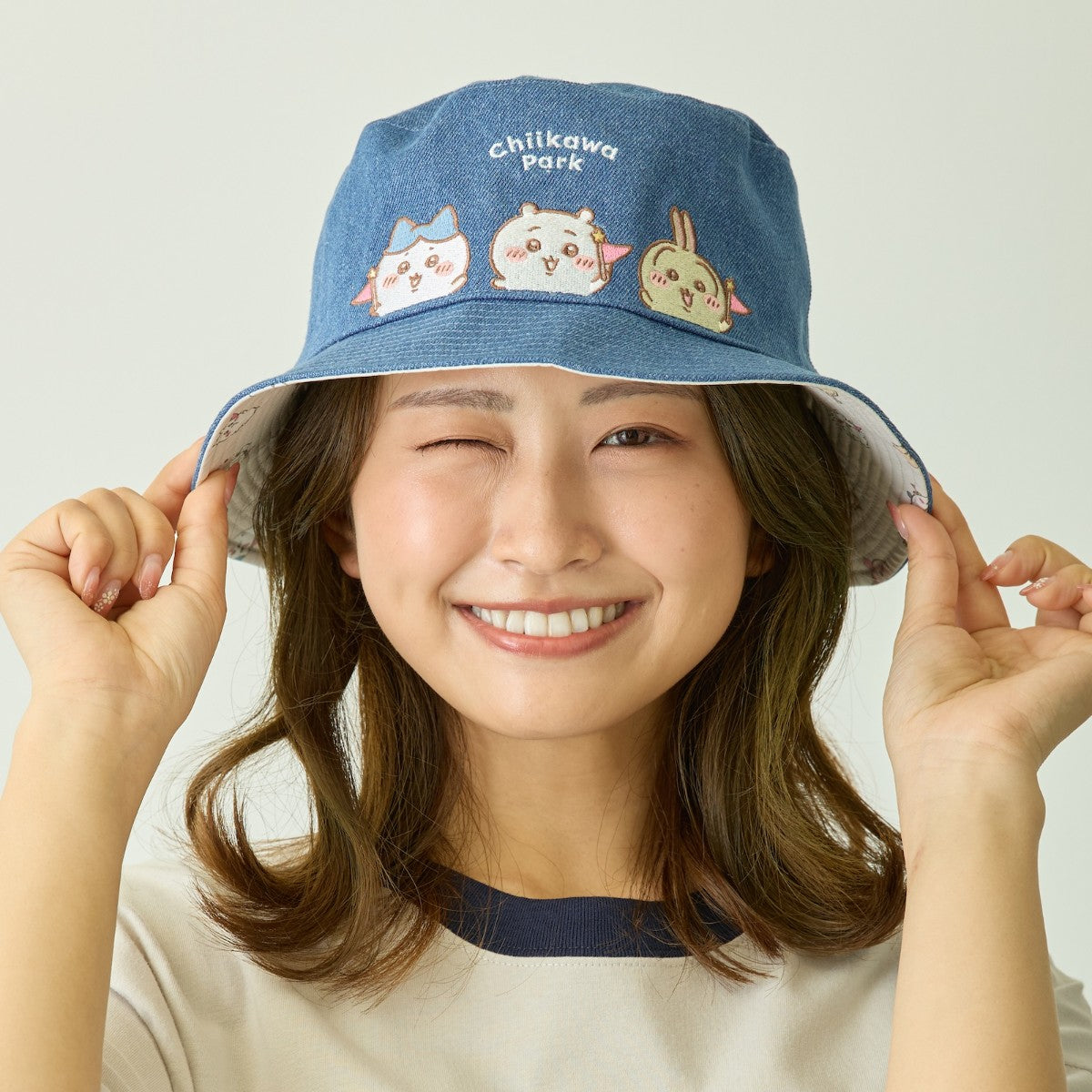 ちいかわ ちいかわパーク リバーシブルバケットハット みんな ライトブルー