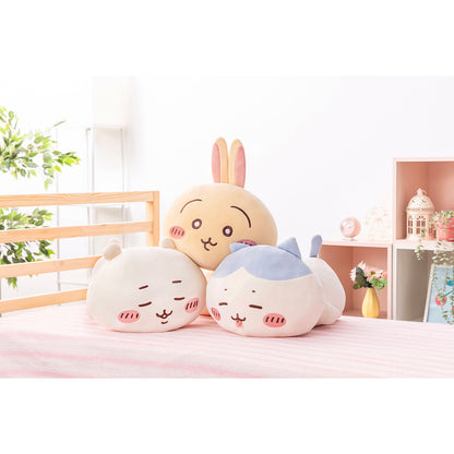 ちいかわ マシュマロみたいな寝そべり抱きぬいぐるみ（ねむねむハチワレ）