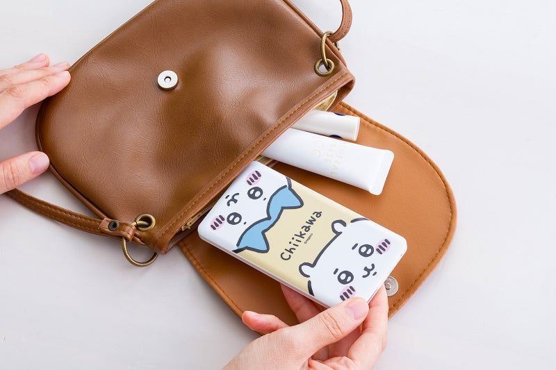 ちいかわ　4000mAh USB出力 ﾘﾁｳﾑｲｵﾝﾎﾟﾘﾏｰ充電器　2.1Ａ（なかよし）